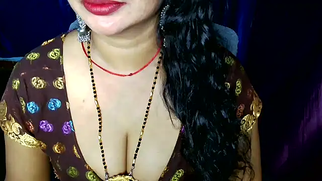 Snapshot of QUEEN_SAKHI- chatting on 06/12/26, 10:02 QUEEN SAKHI- online show from 06/12/26, 10:02