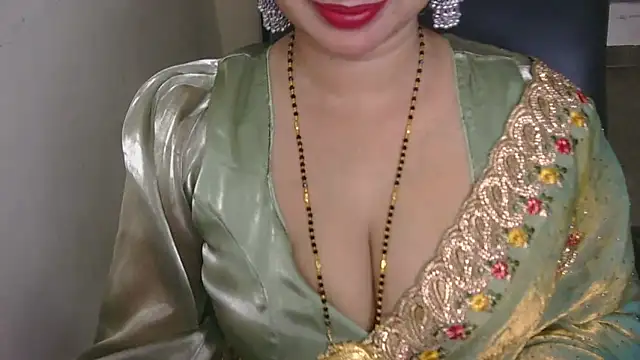 Snapshot of QUEEN_SAKHI- chatting on 10/10/25, 06:09 QUEEN SAKHI- online show from 10/10/25, 06:09