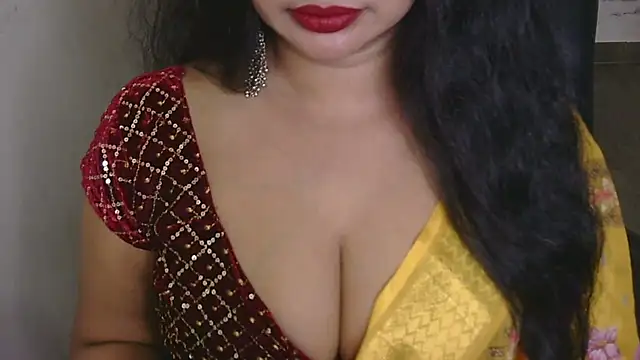 Snapshot of QUEEN_SAKHI- chatting on 10/19/25, 09:01 QUEEN SAKHI- online show from 10/19/25, 09:01