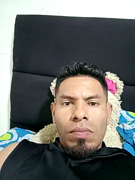 Snapshot of MI_GERALD chatting on 09/17/25, 09:06 MI GERALD online show from 09/17/25, 09:06