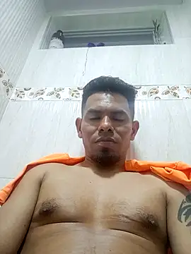 Snapshot of MI_GERALD chatting on 09/17/25, 04:03 MI GERALD online show from 09/17/25, 04:03