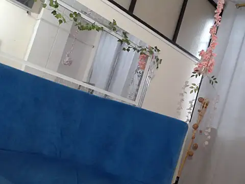 Anniie miller  online show from 11/21/25, 07:35