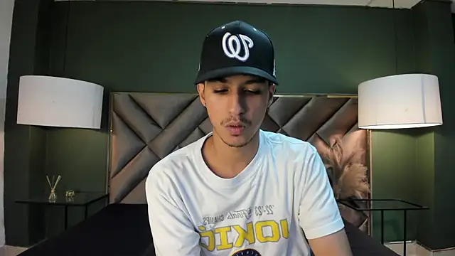 Snapshot of Marcus_Jeron chatting on 09/29/25, 03:57 Marcus Jeron online show from 09/29/25, 03:57