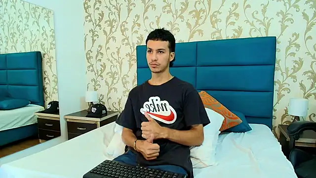 Snapshot of Marcus_Jeron chatting on 09/25/25, 10:49 Marcus Jeron online show from 09/25/25, 10:49
