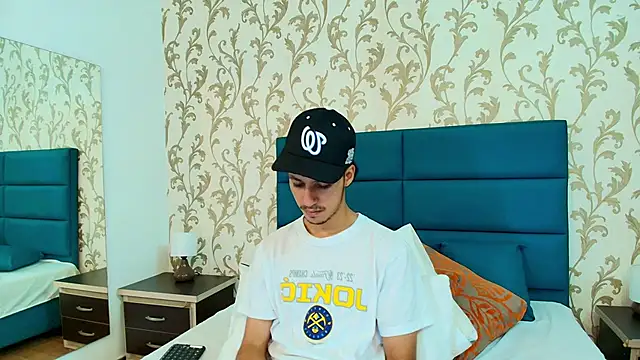 Snapshot of Marcus_Jeron chatting on 10/01/25, 11:08 Marcus Jeron online show from 10/01/25, 11:08