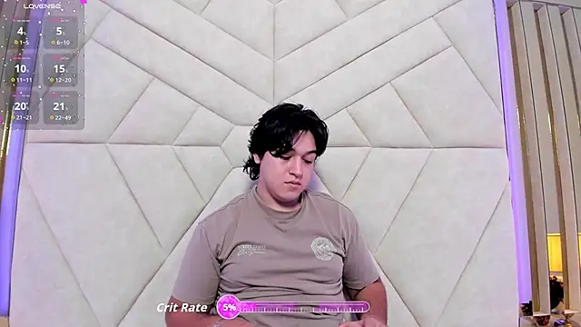 Snapshot of EmilyANDrew_ chatting on 10/06/25, 04:35 EmilyANDrew online show from 10/06/25, 04:35