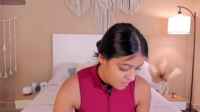 Camila Bustamante online show from 05/20/26, 01:52