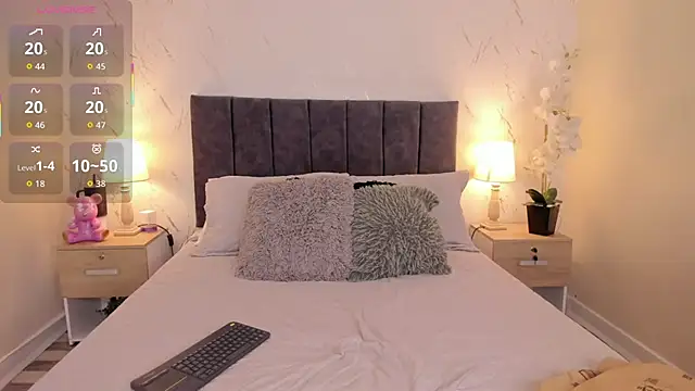 Snapshot of Camila_Bustamante chatting on 12/01/25, 03:46 Camila Bustamante online show from 12/01/25, 03:46