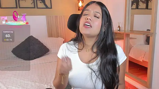 Camila Bustamante online show from 09/24/25, 03:29