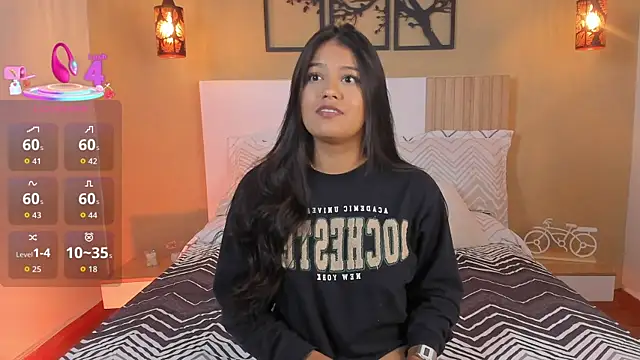 Snapshot of Camila_Bustamante chatting on 09/08/25, 03:11 Camila Bustamante online show from 09/08/25, 03:11