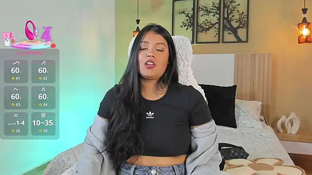Camila Bustamante online show from 10/07/25, 03:13