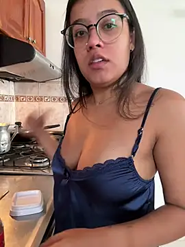 Snapshot of Camila_Bustamante chatting on 06/29/26, 01:55 Camila Bustamante online show from 06/29/26, 01:55