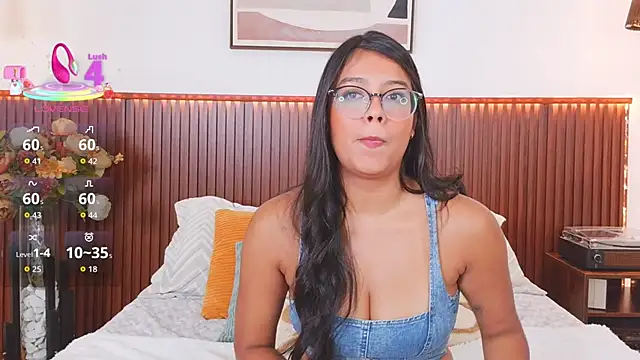 Camila Bustamante online show from 04/18/26, 07:07