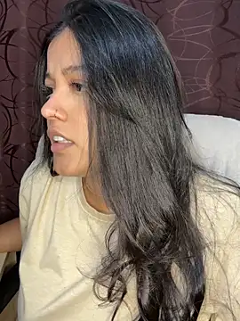 Camila Bustamante online show from 10/13/25, 11:38