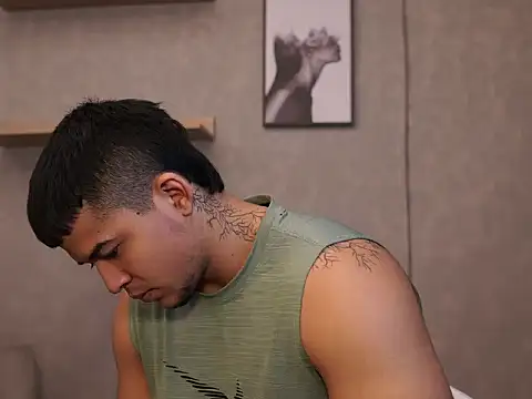 Thiago Valente online show from 04/11/26, 01:15