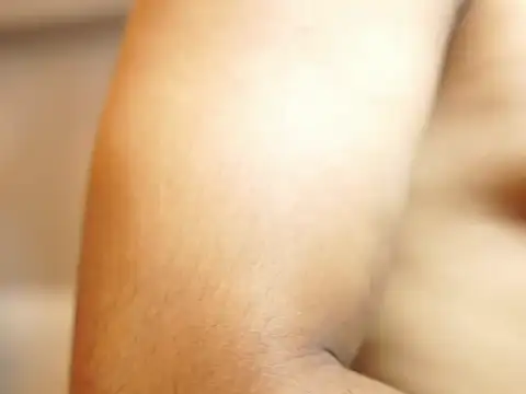 Thiago Valente online show from 11/04/25, 01:04