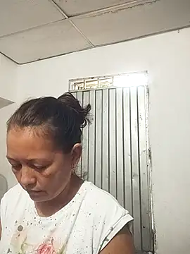 marinita13 online show from 11/25/25, 01:33