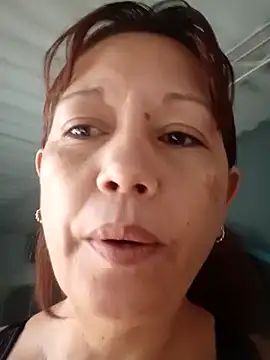 Snapshot of marinita13 chatting on 02/13/26, 01:00 marinita13 online show from 02/13/26, 01:00