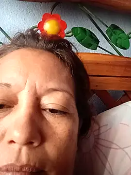 Snapshot of marinita13 chatting on 04/26/26, 12:46 marinita13 online show from 04/26/26, 12:46