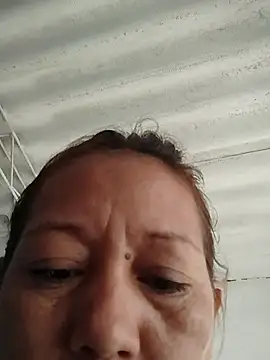 Snapshot of marinita13 chatting on 01/17/26, 12:20 marinita13 online show from 01/17/26, 12:20