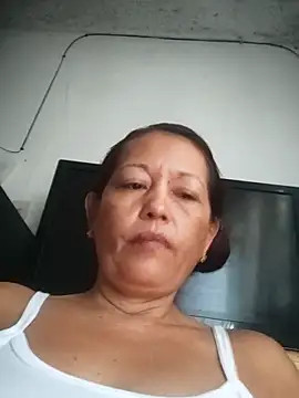 marinita13 online show from 10/25/25, 11:53