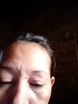 Snapshot of marinita13 chatting on 04/29/26, 01:04 marinita13 online show from 04/29/26, 01:04