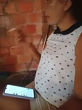 Snapshot of marinita13 chatting on 05/16/26, 02:16 marinita13 online show from 05/16/26, 02:16