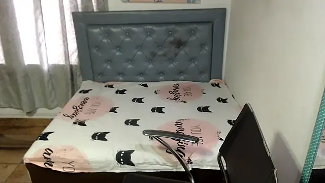 sarah aguilar online show from 03/30/26, 04:41