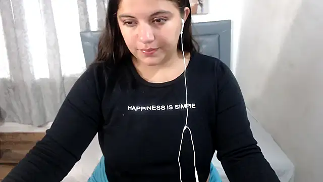 Snapshot of sarah_aguilar chatting on 06/04/26, 02:22 sarah aguilar online show from 06/04/26, 02:22