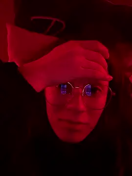 Snapshot of Ellie_lowell chatting on 01/10/26, 01:34 Ellie lowell online show from 01/10/26, 01:34