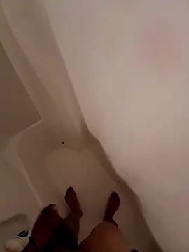 Snapshot of UsaGuy76 chatting on 04/13/26, 11:09 UsaGuy76 online show from 04/13/26, 11:09