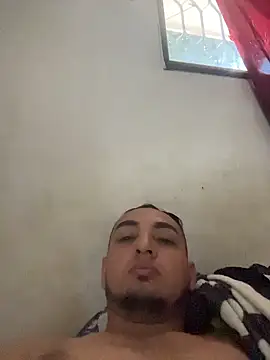 Snapshot of Alejand276765 chatting on 10/18/25, 05:48 Alejand276765 online show from 10/18/25, 05:48