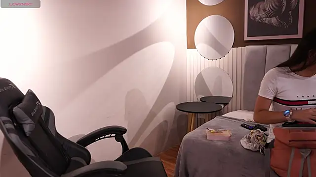 Ariaa Isabell online show from 10/31/25, 06:48