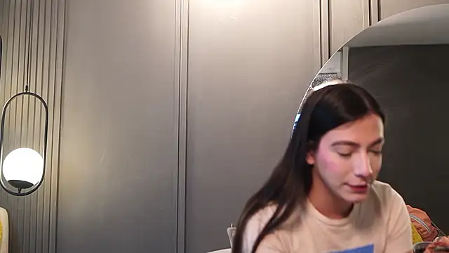 Ariaa Isabell online show from 03/12/26, 06:34