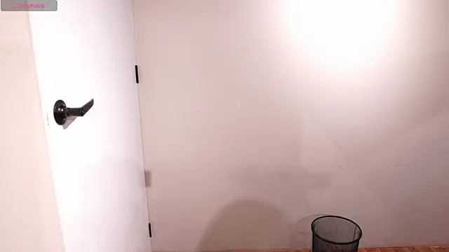 Ariaa Isabell online show from 10/28/25, 06:07