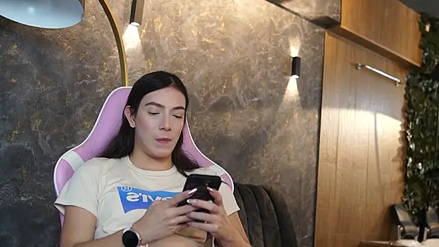 Ariaa Isabell online show from 01/05/26, 06:33