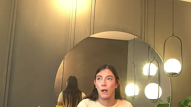 Ariaa Isabell online show from 04/08/26, 06:53