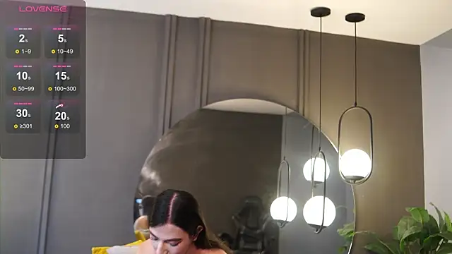 Snapshot of Ariaa_Isabell chatting on 06/19/26, 06:36 Ariaa Isabell online show from 06/19/26, 06:36