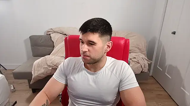 Snapshot of Sand0w chatting on 11/13/25, 09:19 Sand0w online show from 11/13/25, 09:19