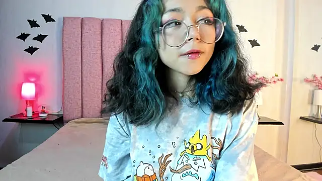 TerumiKitty online show from 11/13/25, 08:35