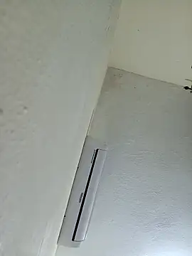 Snapshot of Theredcorazon chatting on 10/27/25, 06:36 Theredcorazon online show from 10/27/25, 06:36