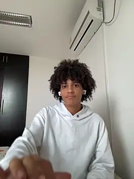 Max Rain online show from 09/22/25, 06:03