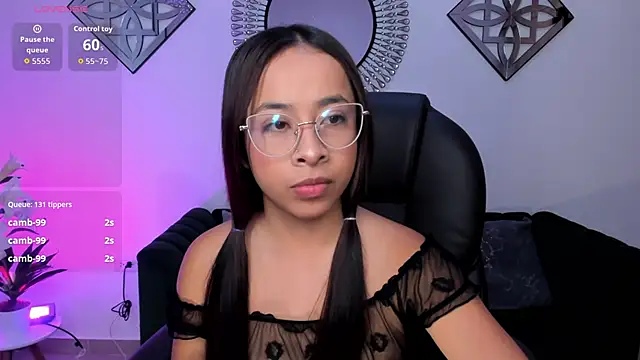 Snapshot of July_Adams chatting on 02/01/26, 04:55 July Adams online show from 02/01/26, 04:55