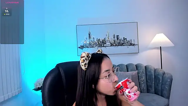 Snapshot of July_Adams chatting on 02/11/26, 03:50 July Adams online show from 02/11/26, 03:50