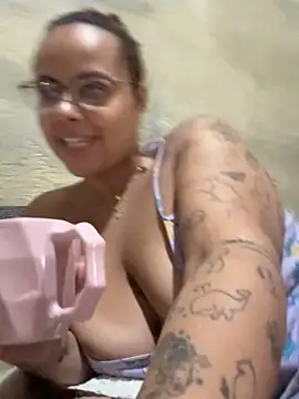 Chloe Leaozinho online show from 03/12/26, 03:16