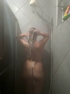 Chloe Leaozinho online show from 03/10/26, 07:40