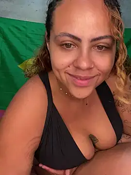 Chloe Leaozinho online show from 06/14/26, 02:40
