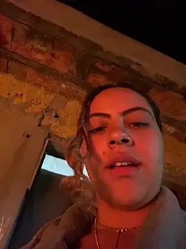 Chloe Leaozinho online show from 06/21/26, 10:15