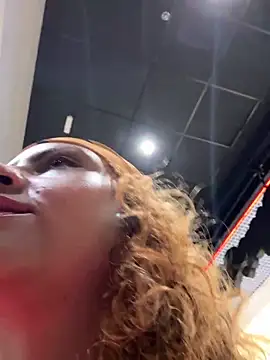 Chloe Leaozinho online show from 03/06/26, 05:08