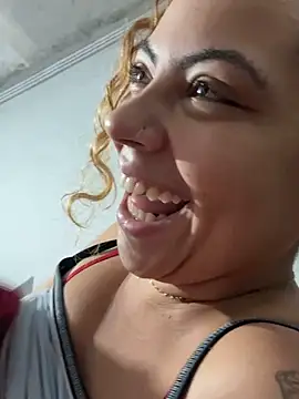 Chloe Leaozinho online show from 06/28/26, 01:06